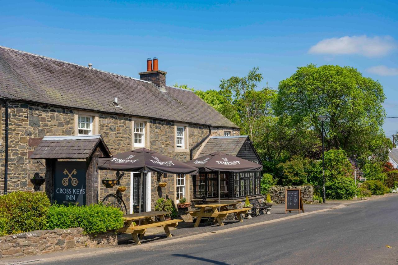 Ettrickbridge End Cross Keys Inn Ettrickbridge מראה חיצוני תמונה