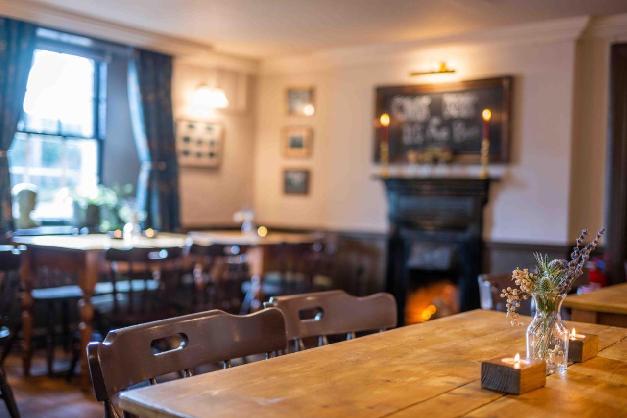 Ettrickbridge End Cross Keys Inn Ettrickbridge מראה חיצוני תמונה